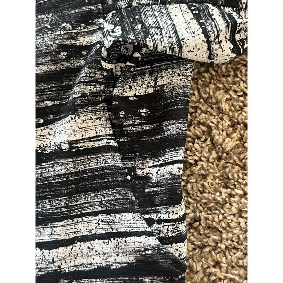 Men's Lululemon Airing Easy Short Sleeve Button Up Shirt Small Blk/White - Picture 7 of 9